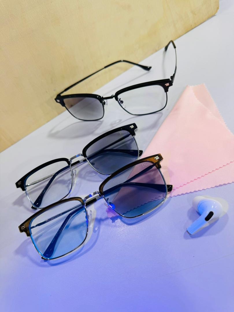 Photochromic glasses, blue light