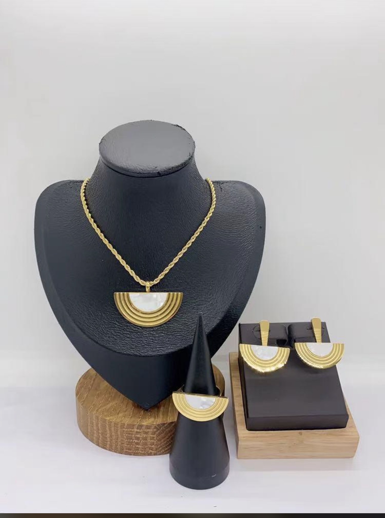 Gold set collective 2